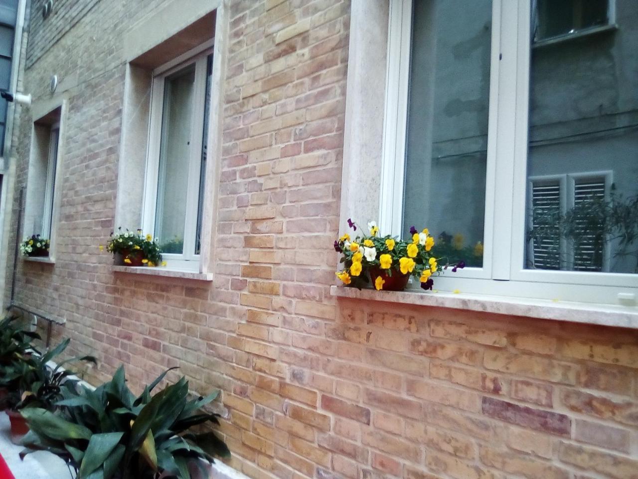 Officina Urban Sleep San Benedetto del Tronto Exterior foto