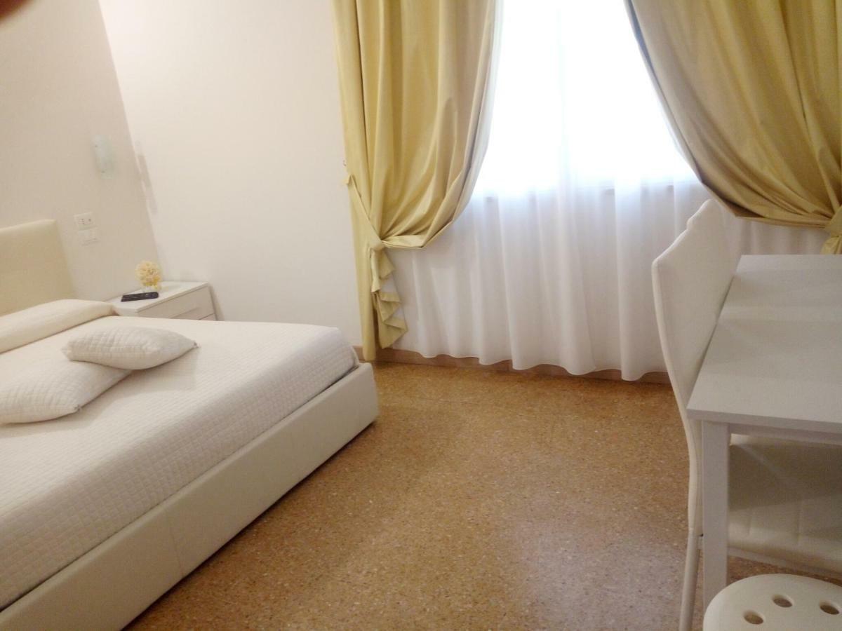 Officina Urban Sleep San Benedetto del Tronto Exterior foto